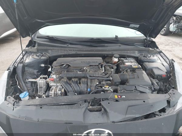 2022 HYUNDAI ELANTRA SE