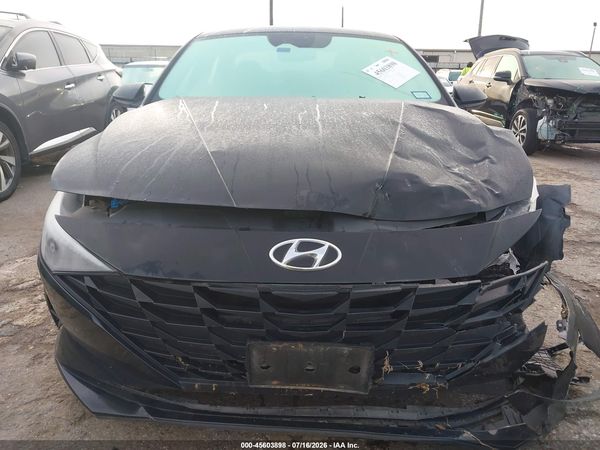 2022 HYUNDAI ELANTRA SE