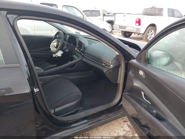 2022 HYUNDAI ELANTRA SE