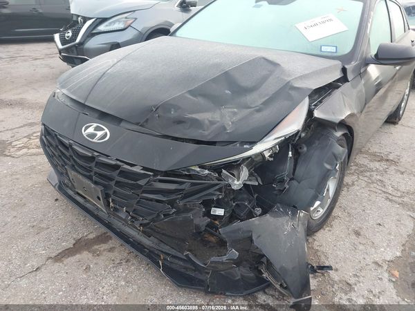 2022 HYUNDAI ELANTRA SE