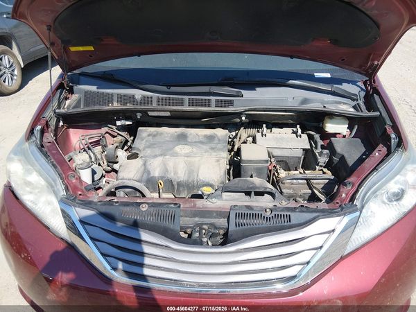 2016 TOYOTA SIENNA XLE PREMIUM 8 PASSENGER