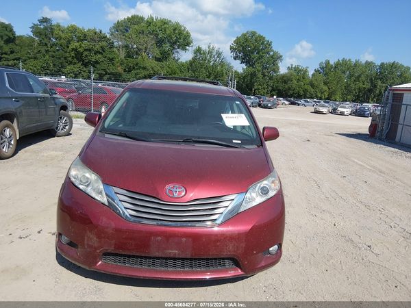 2016 TOYOTA SIENNA XLE PREMIUM 8 PASSENGER