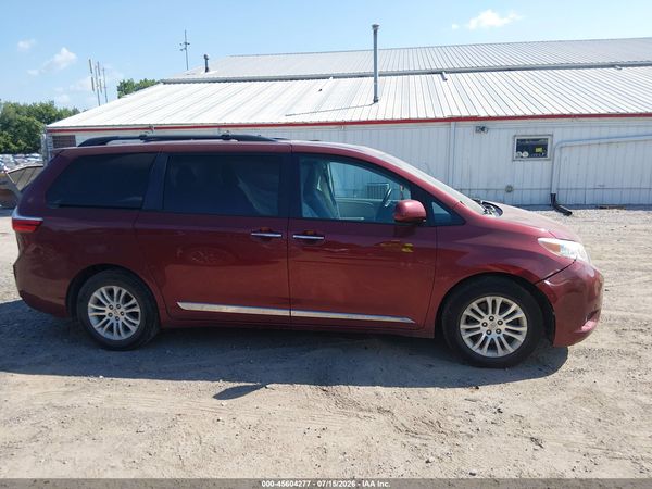 2016 TOYOTA SIENNA XLE PREMIUM 8 PASSENGER