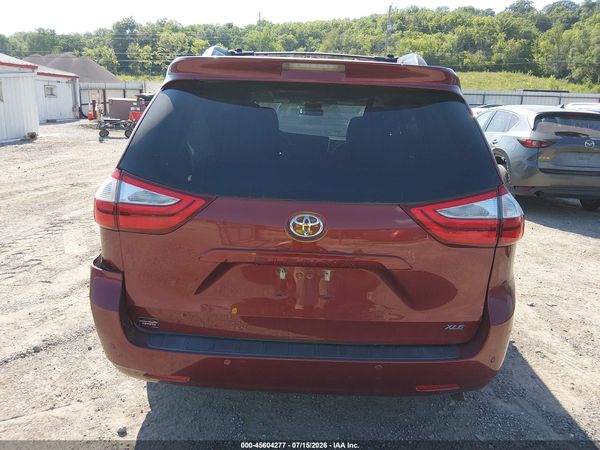 2016 TOYOTA SIENNA XLE PREMIUM 8 PASSENGER
