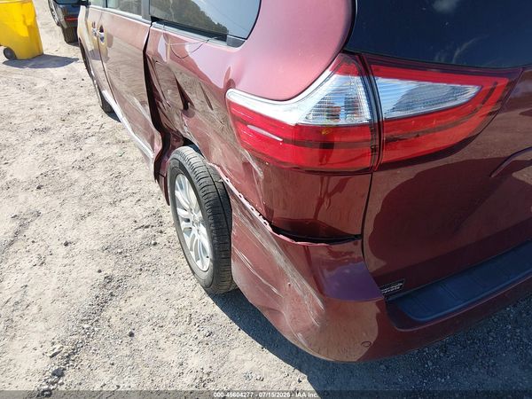 2016 TOYOTA SIENNA XLE PREMIUM 8 PASSENGER