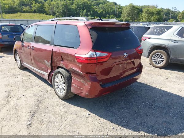 2016 TOYOTA SIENNA XLE PREMIUM 8 PASSENGER
