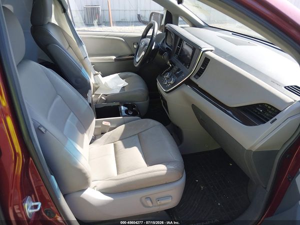 2016 TOYOTA SIENNA XLE PREMIUM 8 PASSENGER