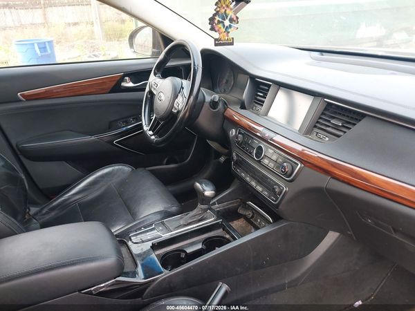 2017 KIA CADENZA PREMIUM
