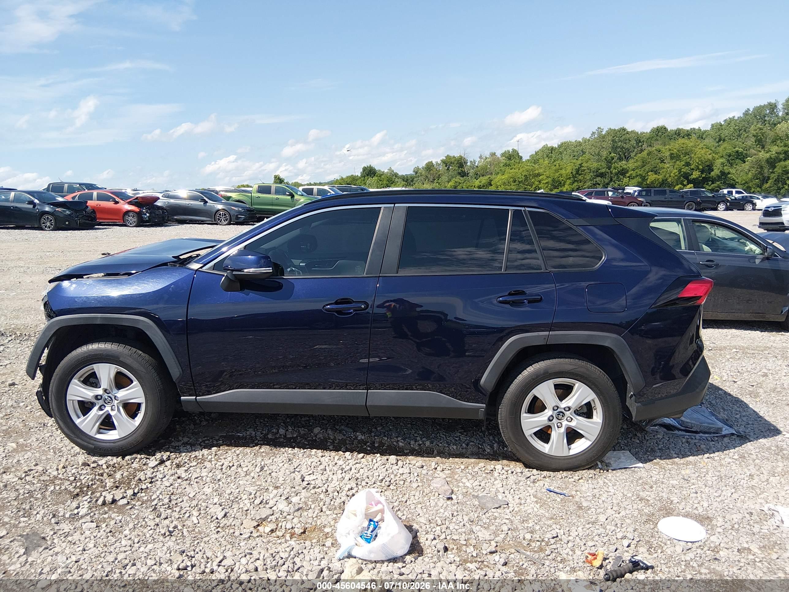 2019 TOYOTA RAV4 XLE