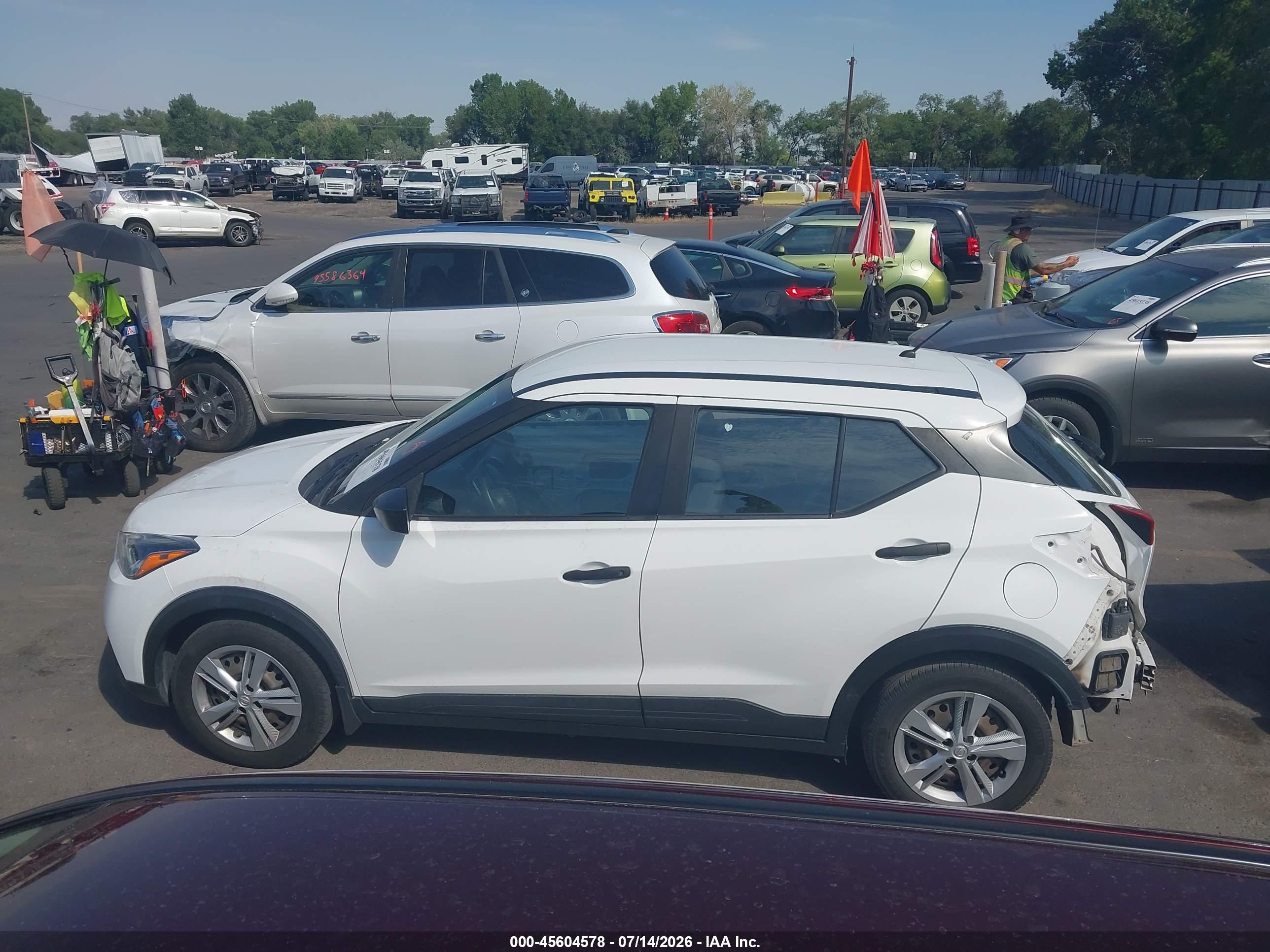 2020 NISSAN KICKS S XTRONIC CVT