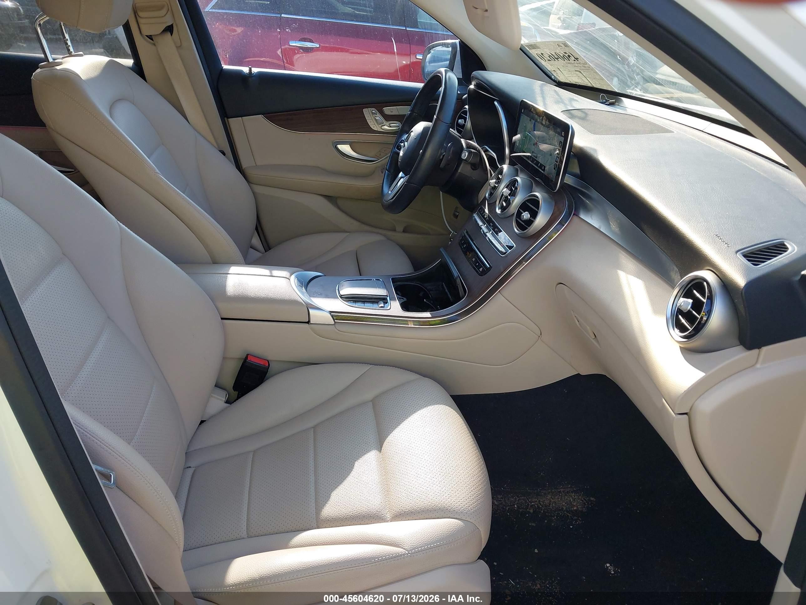 2022 MERCEDES-BENZ GLC 300 4MATIC SUV