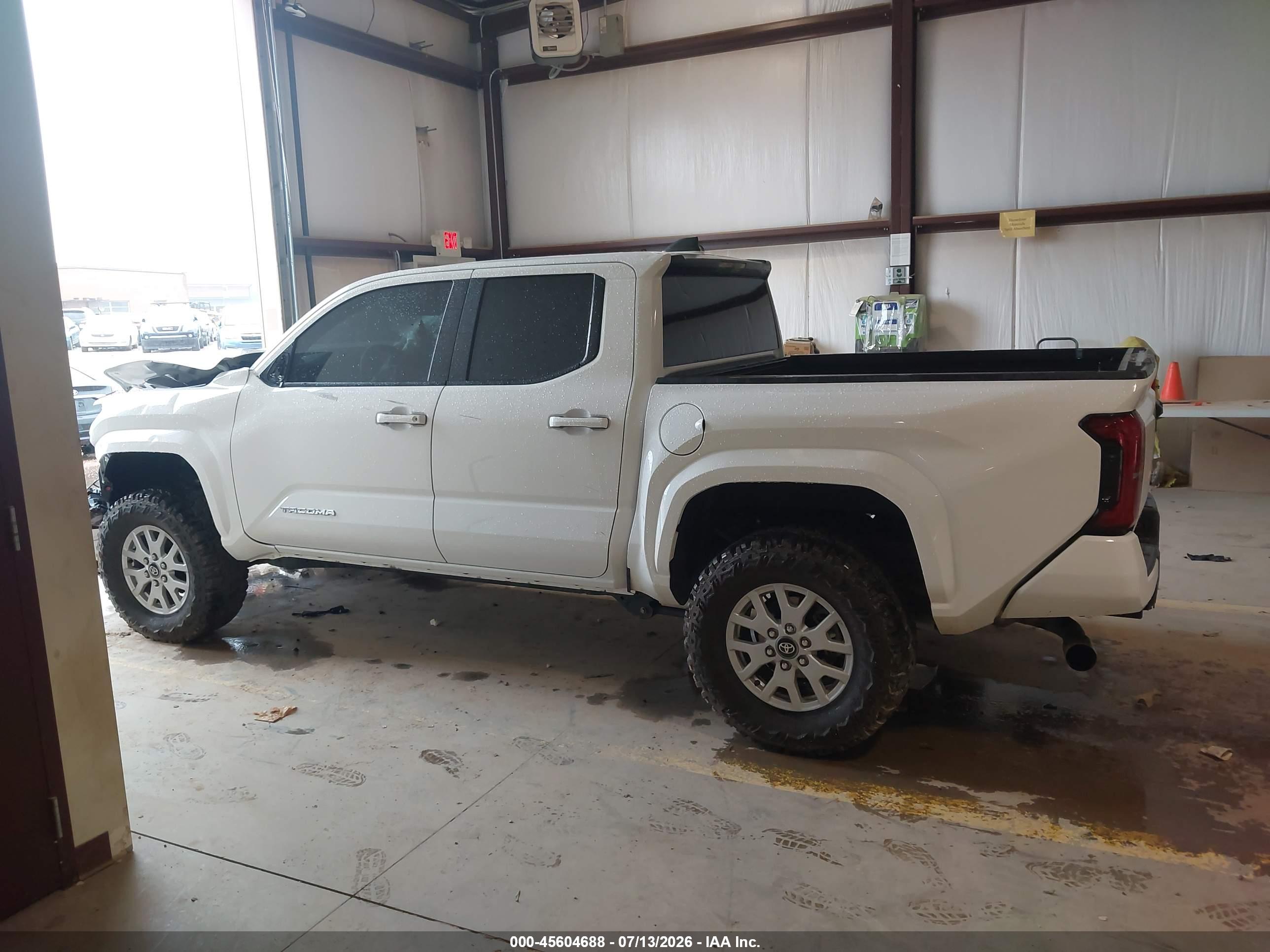 2025 TOYOTA TACOMA SR5
