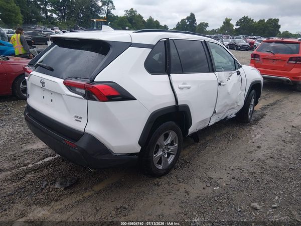 2025 TOYOTA RAV4 XLE