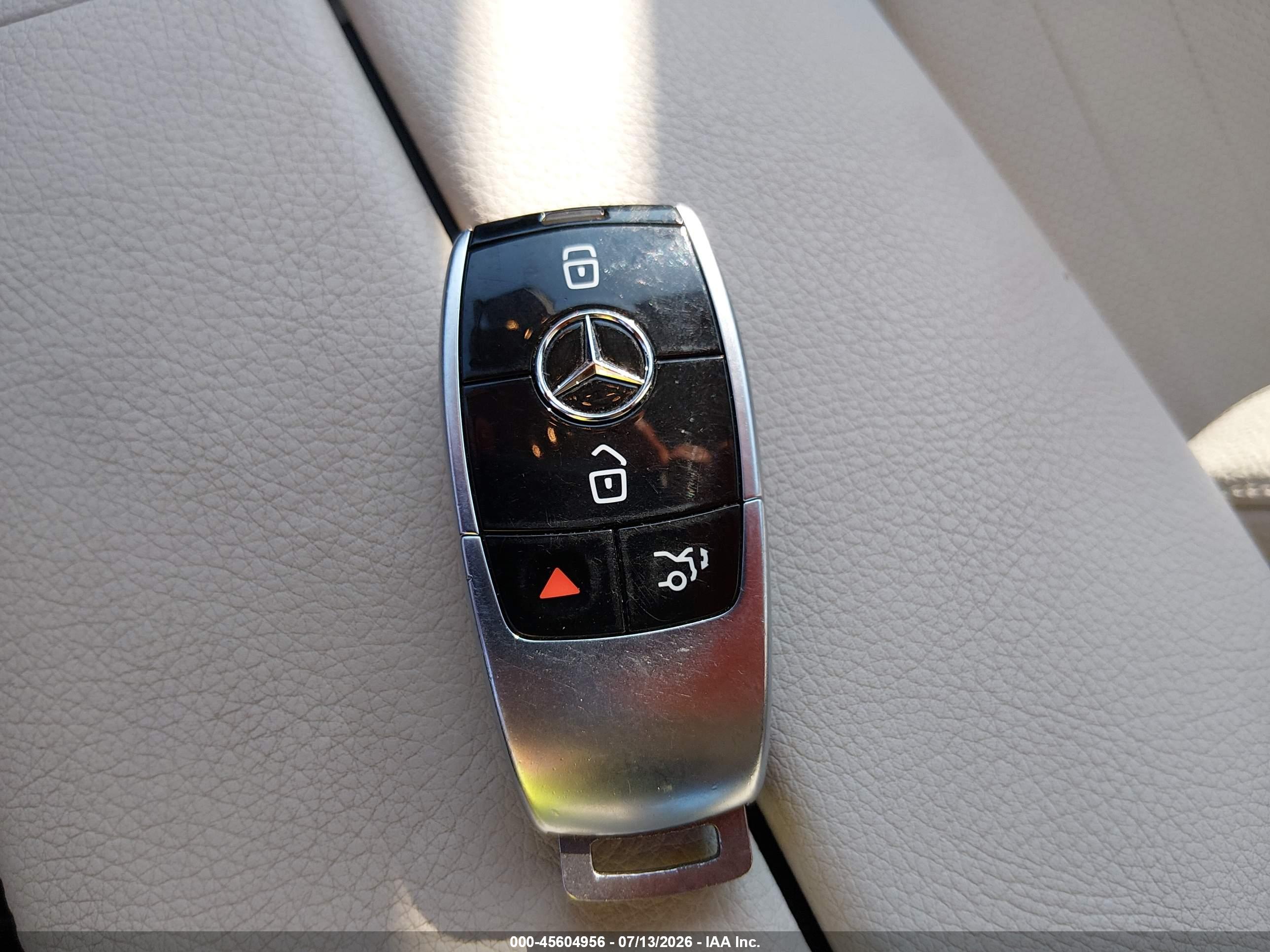 2018 MERCEDES-BENZ E 300 E300-4M