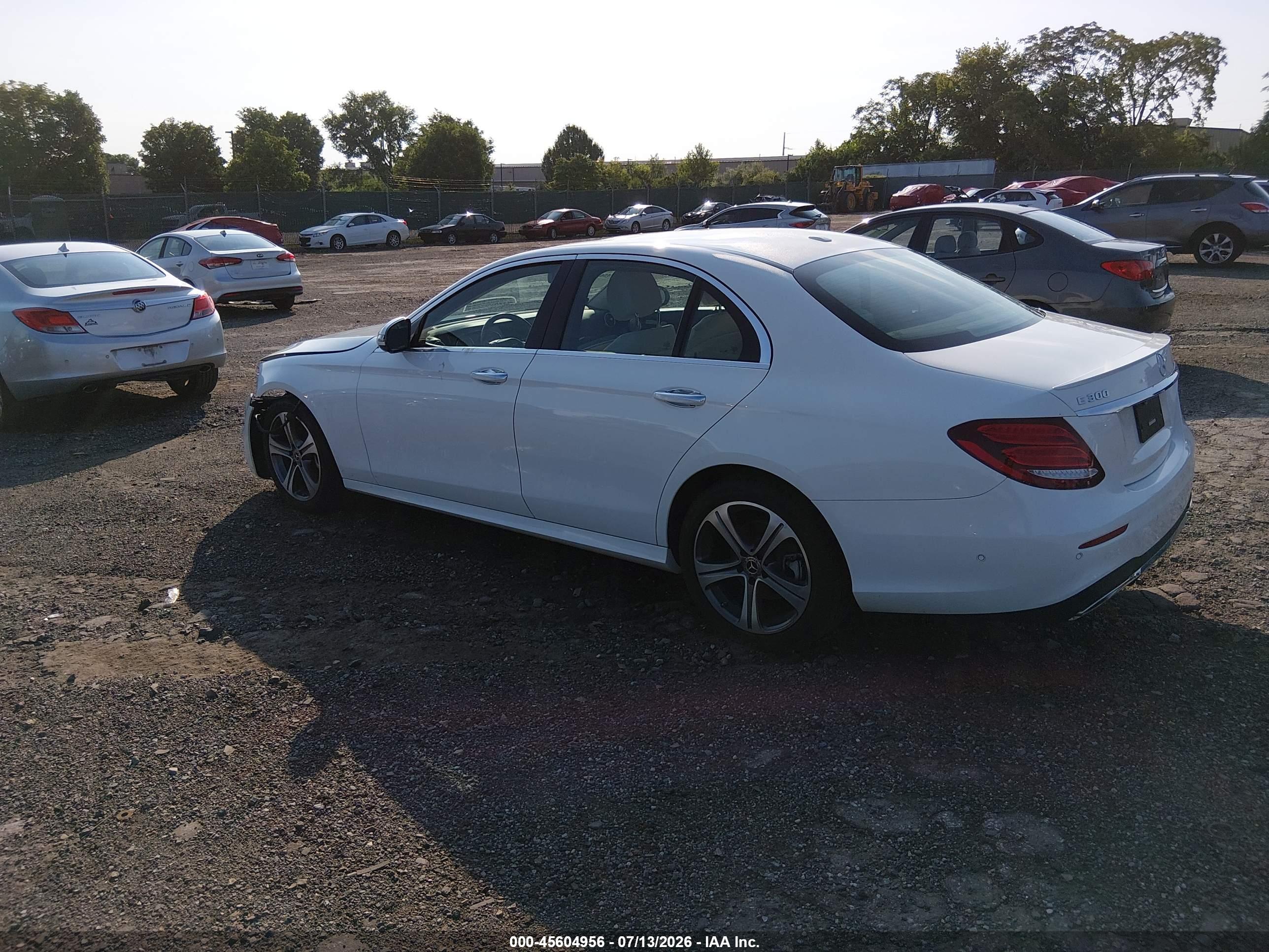 2018 MERCEDES-BENZ E 300 E300-4M