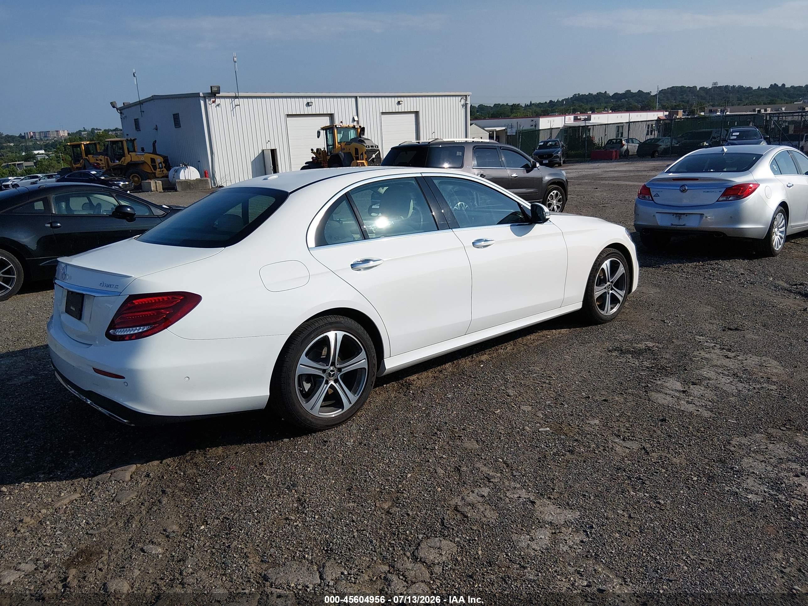 2018 MERCEDES-BENZ E 300 E300-4M