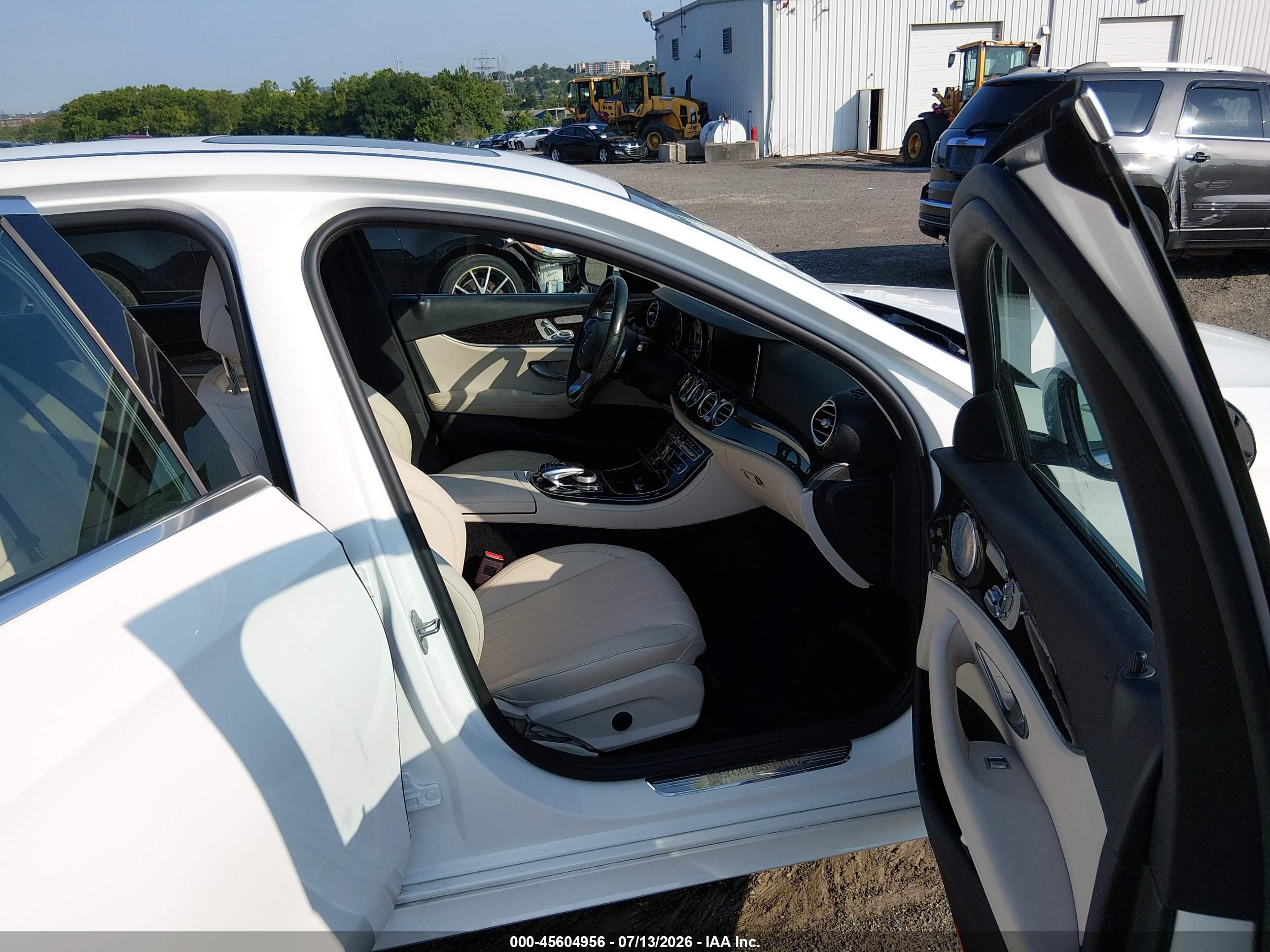 2018 MERCEDES-BENZ E 300 E300-4M