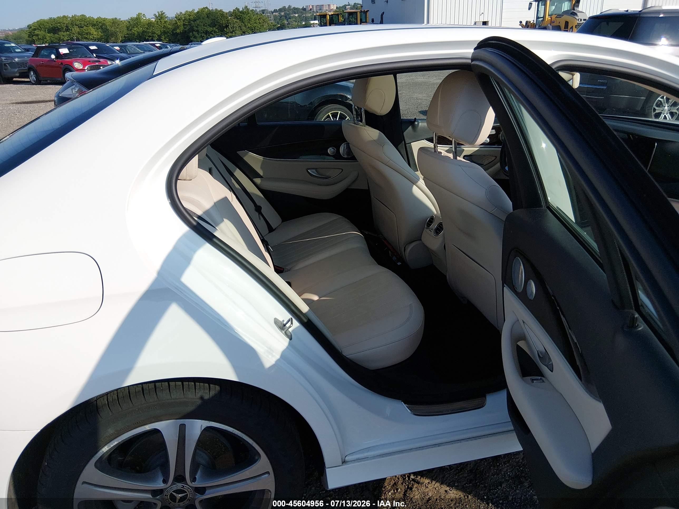 2018 MERCEDES-BENZ E 300 E300-4M