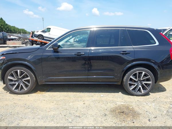 2022 VOLVO XC90