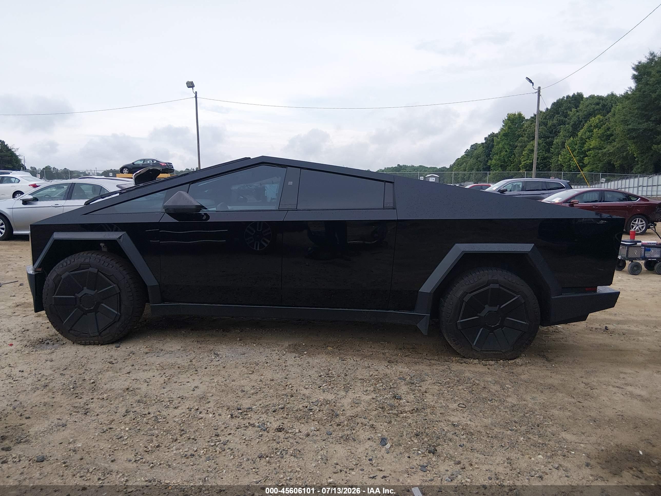 2024 TESLA CYBERTRUCK ALL-WHEEL DRIVE