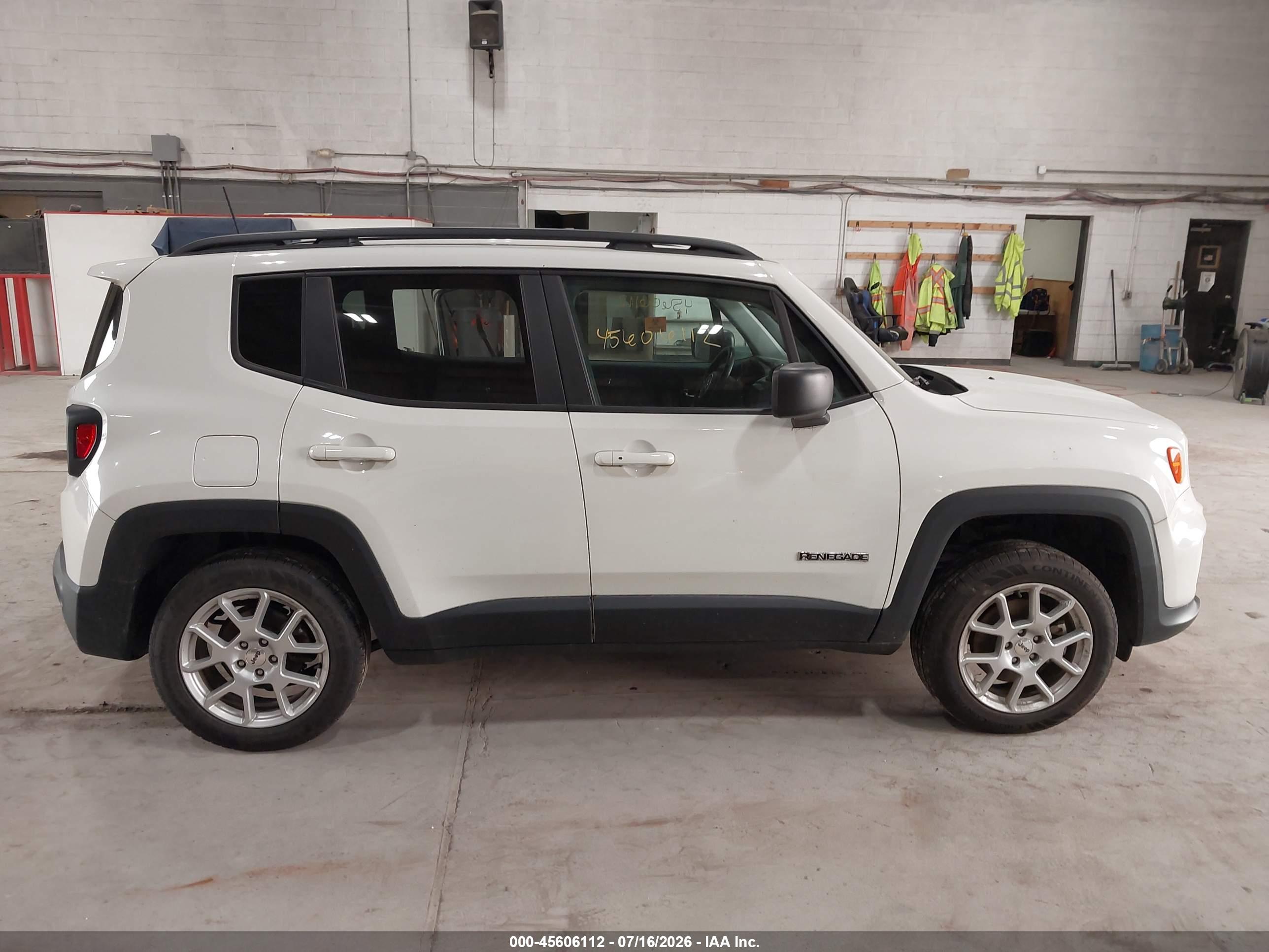 2022 JEEP RENEGADE LATITUDE 4X4