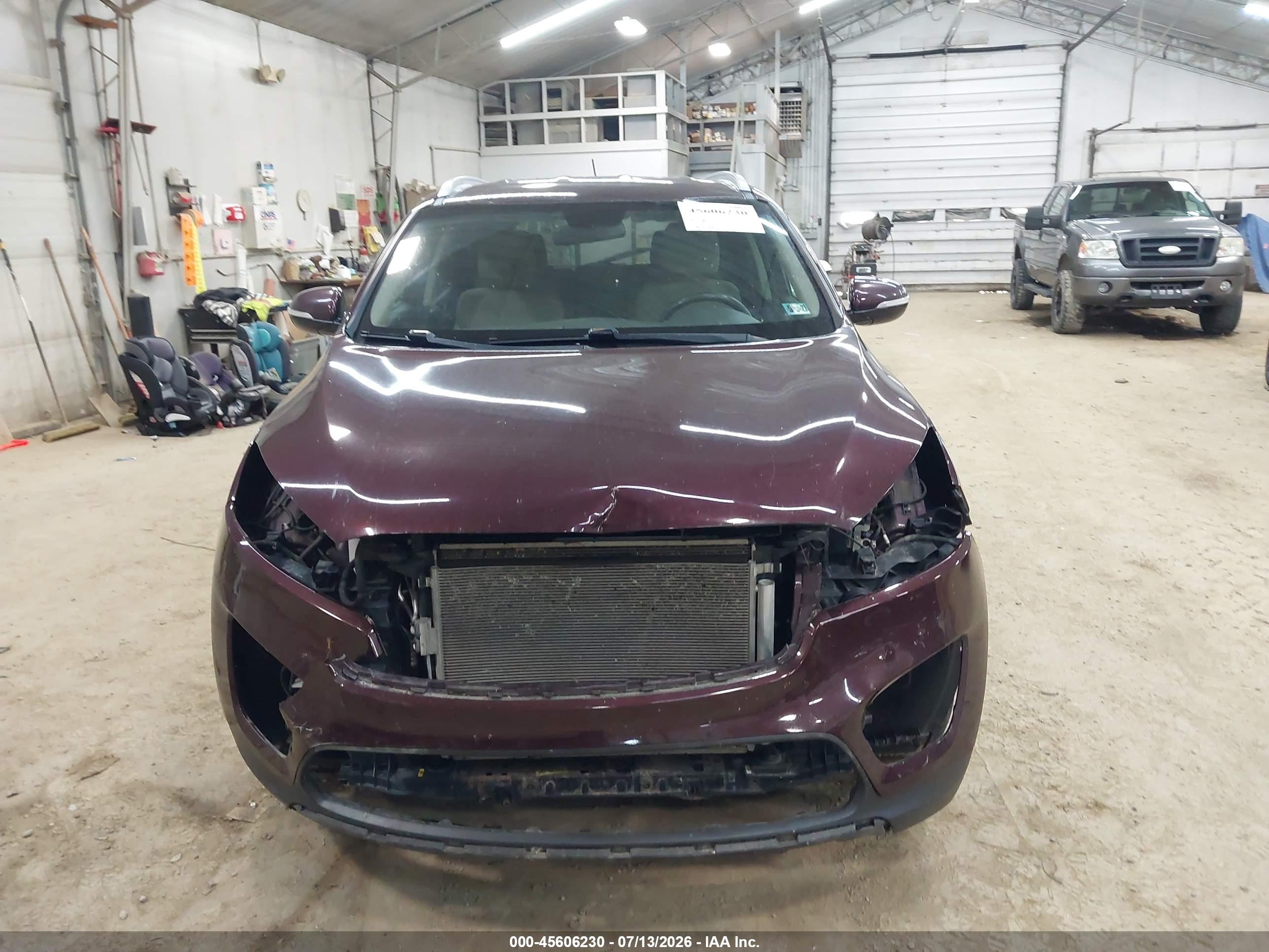 2017 KIA SORENTO L, LX