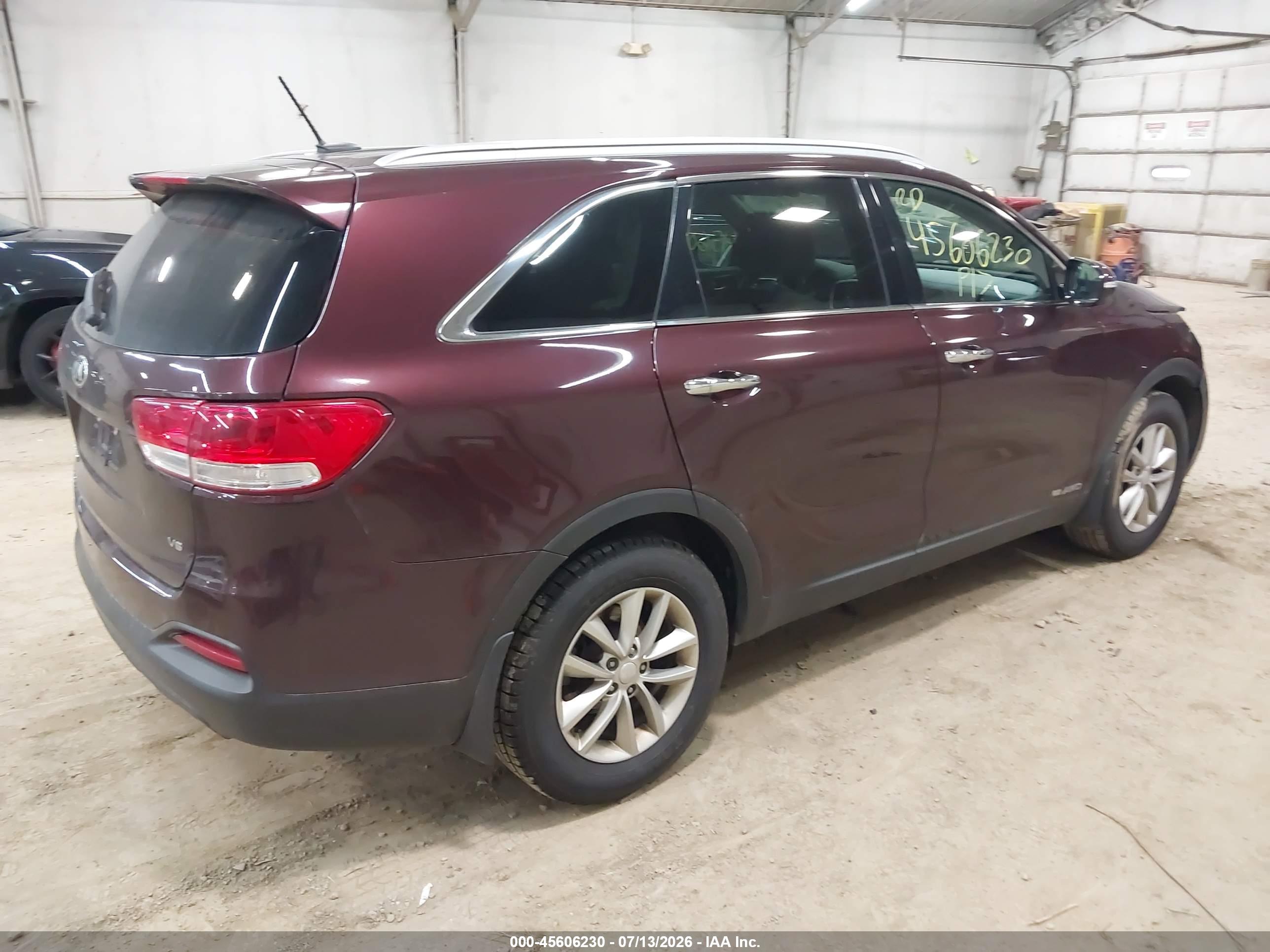 2017 KIA SORENTO L, LX