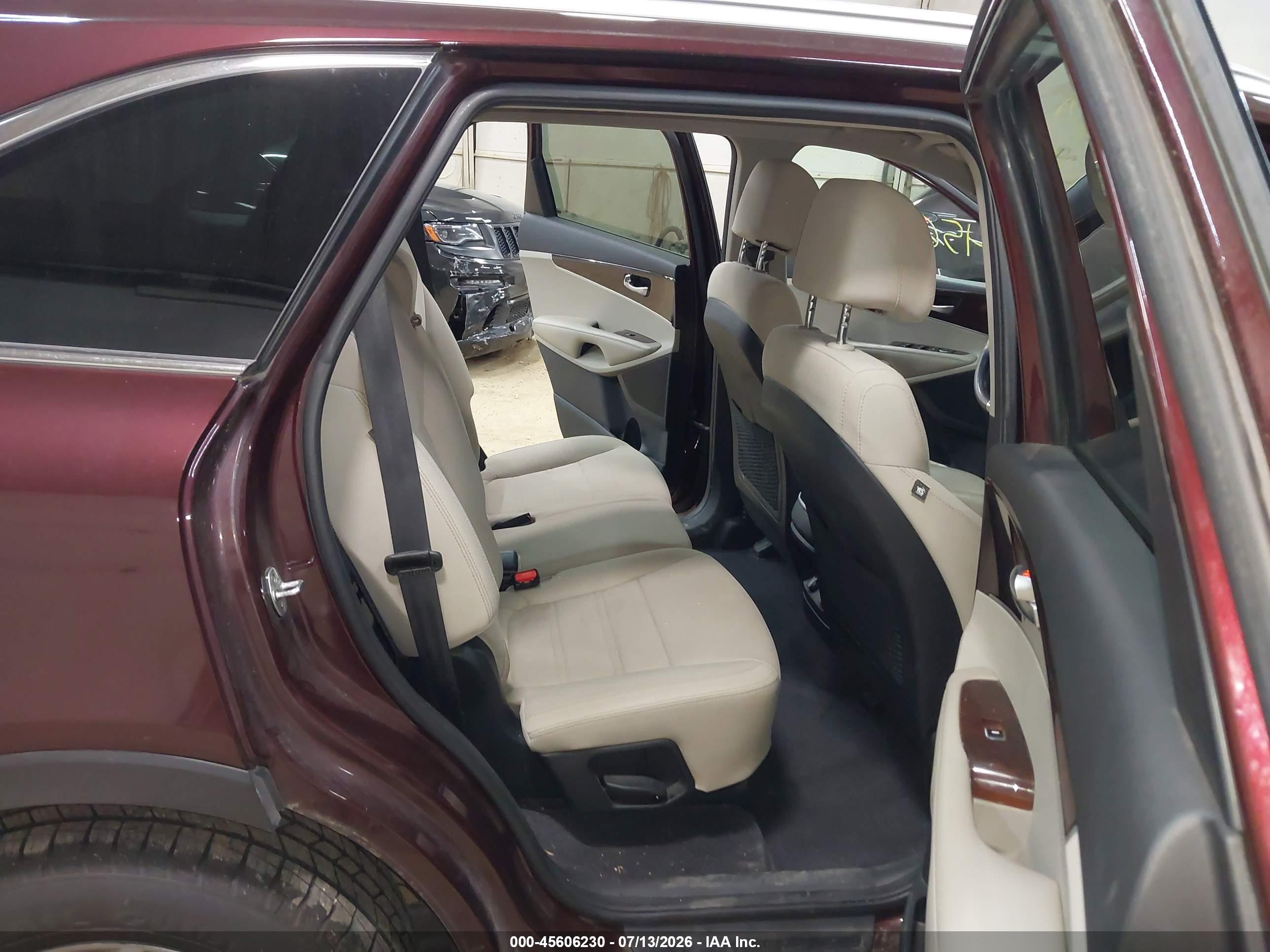 2017 KIA SORENTO L, LX