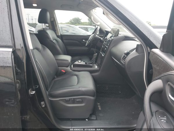2023 INFINITI QX80 LUXE