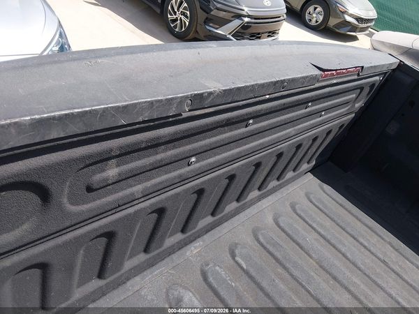 2018 RAM 1500 TRADESMAN  4X2 8' BOX