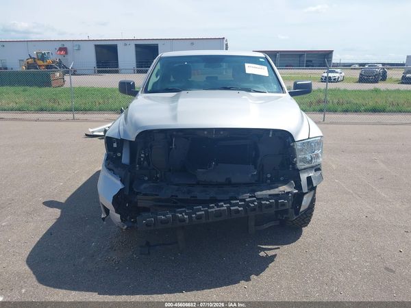 2017 RAM 1500 EXPRESS  4X4 6'4 BOX