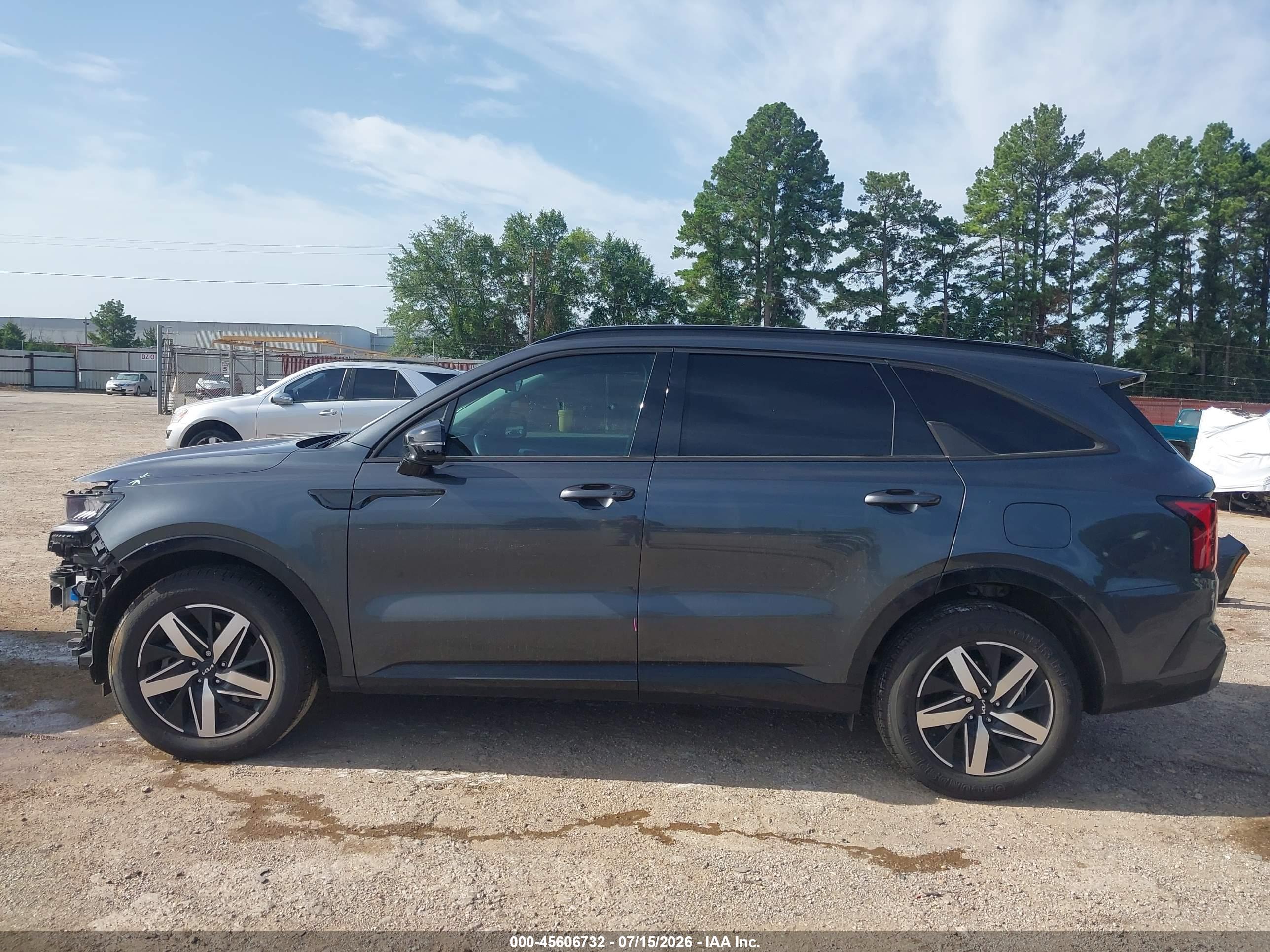 2022 KIA SORENTO S