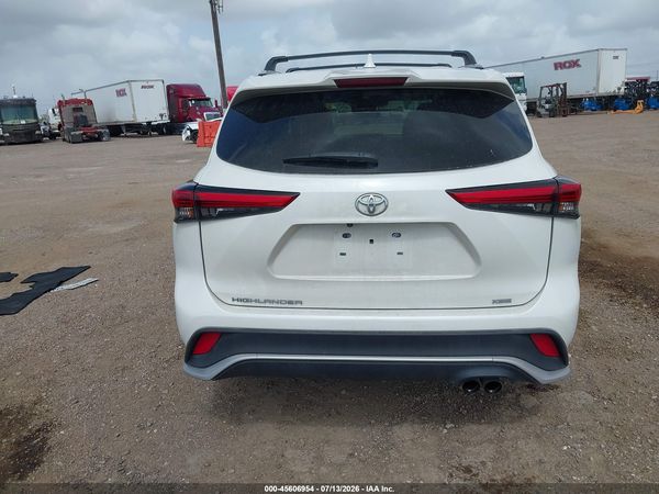 2021 TOYOTA HIGHLANDER XSE