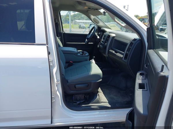 2017 RAM 3500 TRADESMAN  4X4 8' BOX