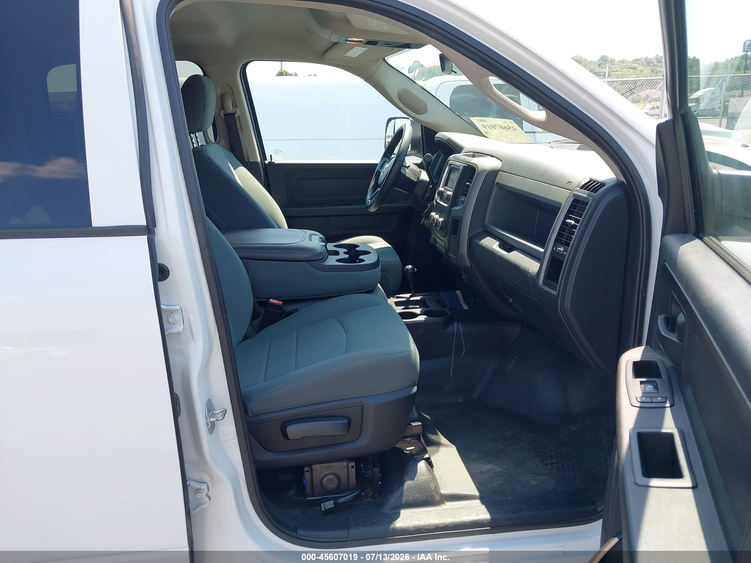 2017 RAM 3500 TRADESMAN  4X4 8' BOX