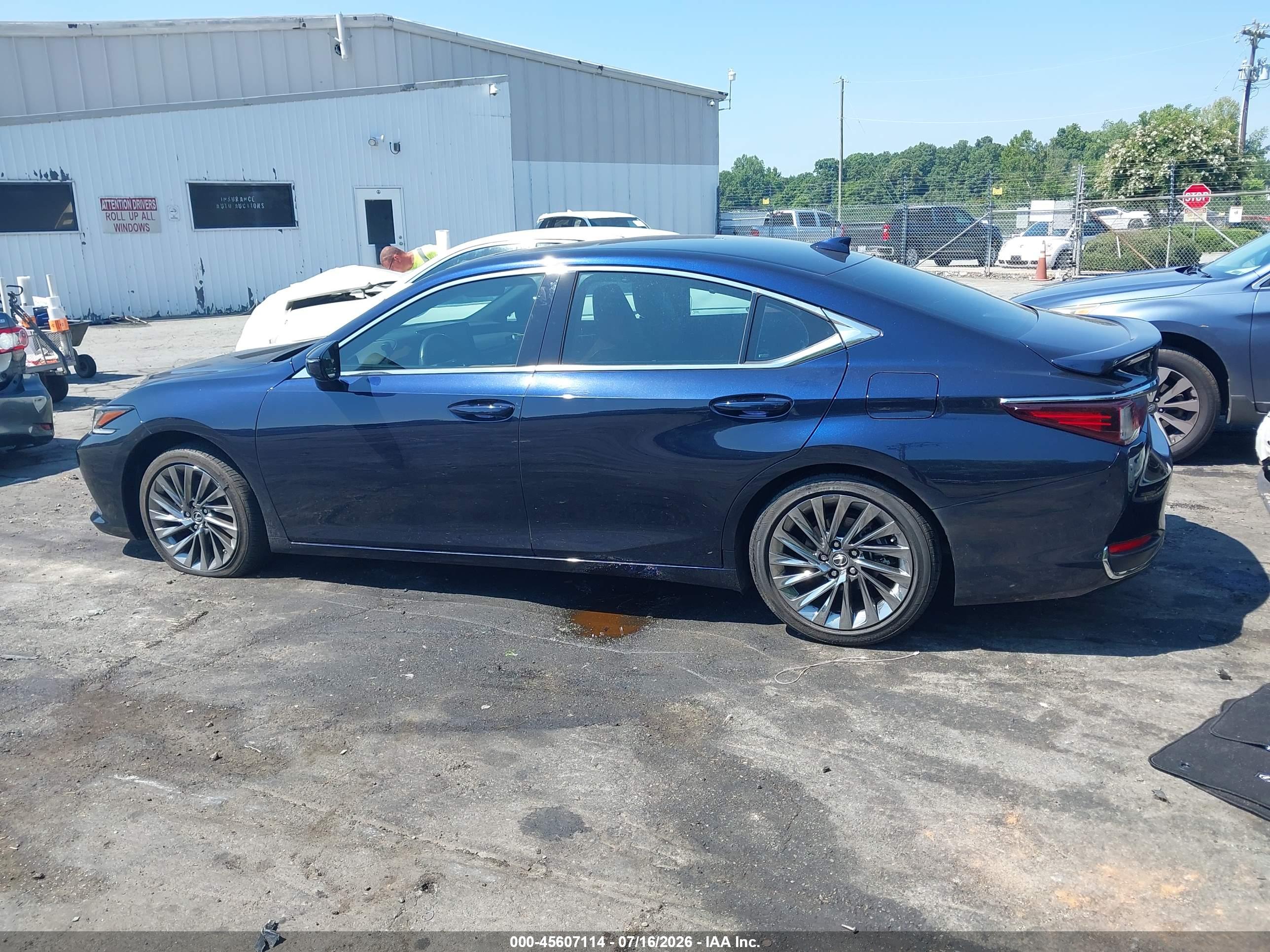 2024 LEXUS ES 300H ULTRA LUXURY