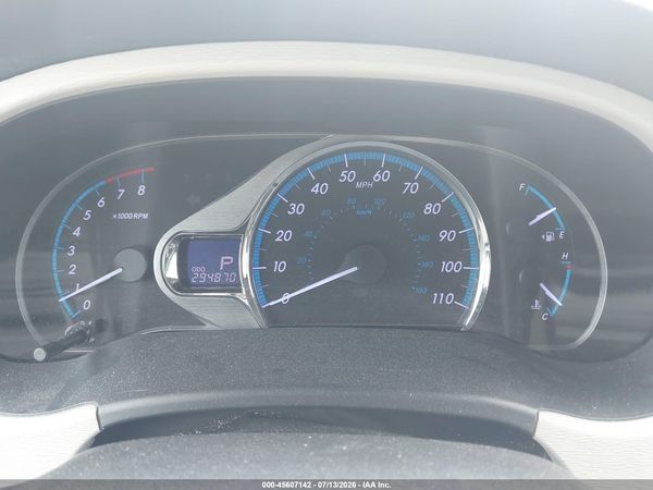 2013 TOYOTA SIENNA XLE V6 8 PASSENGER