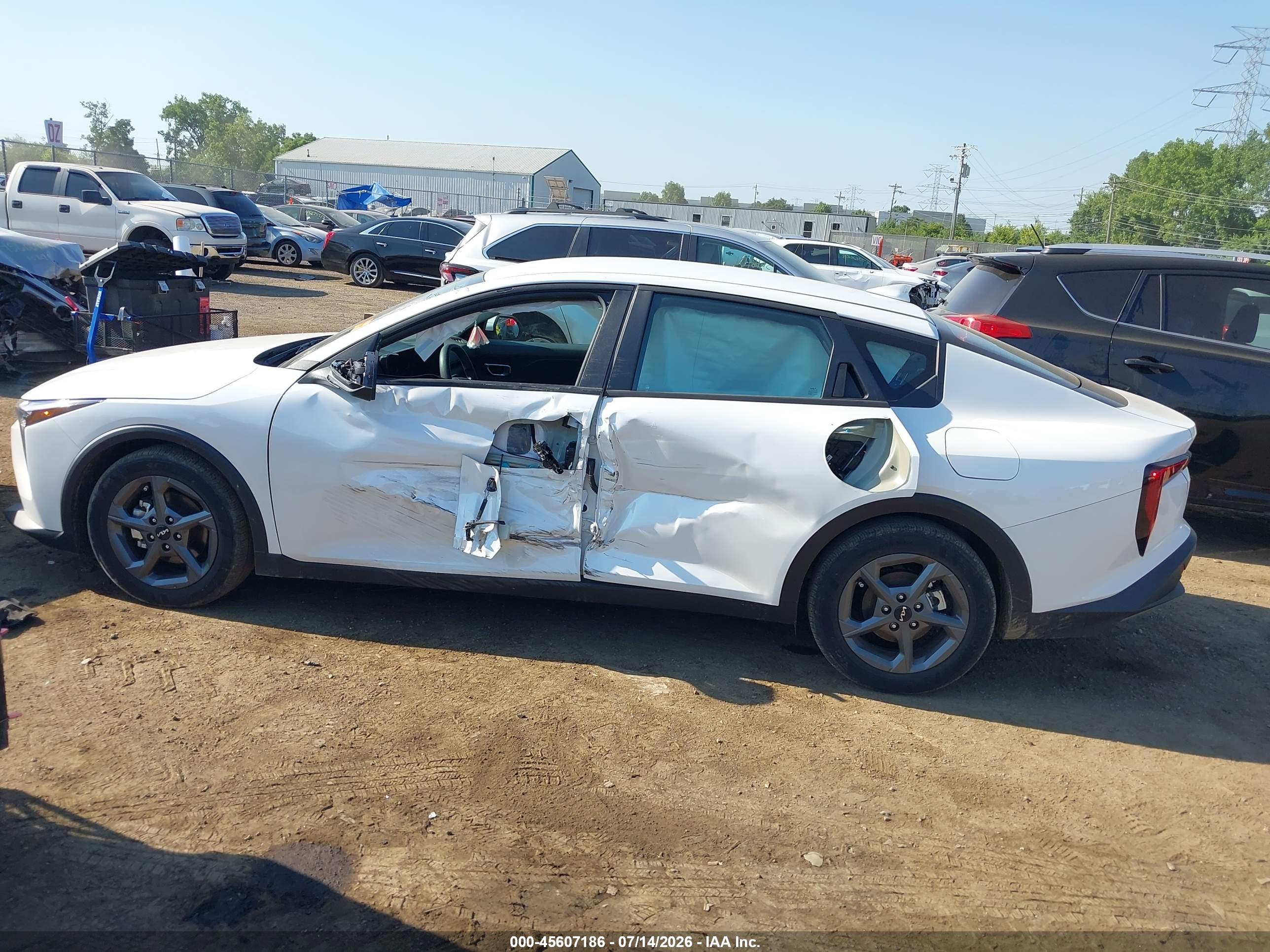 2025 KIA K4 LXS