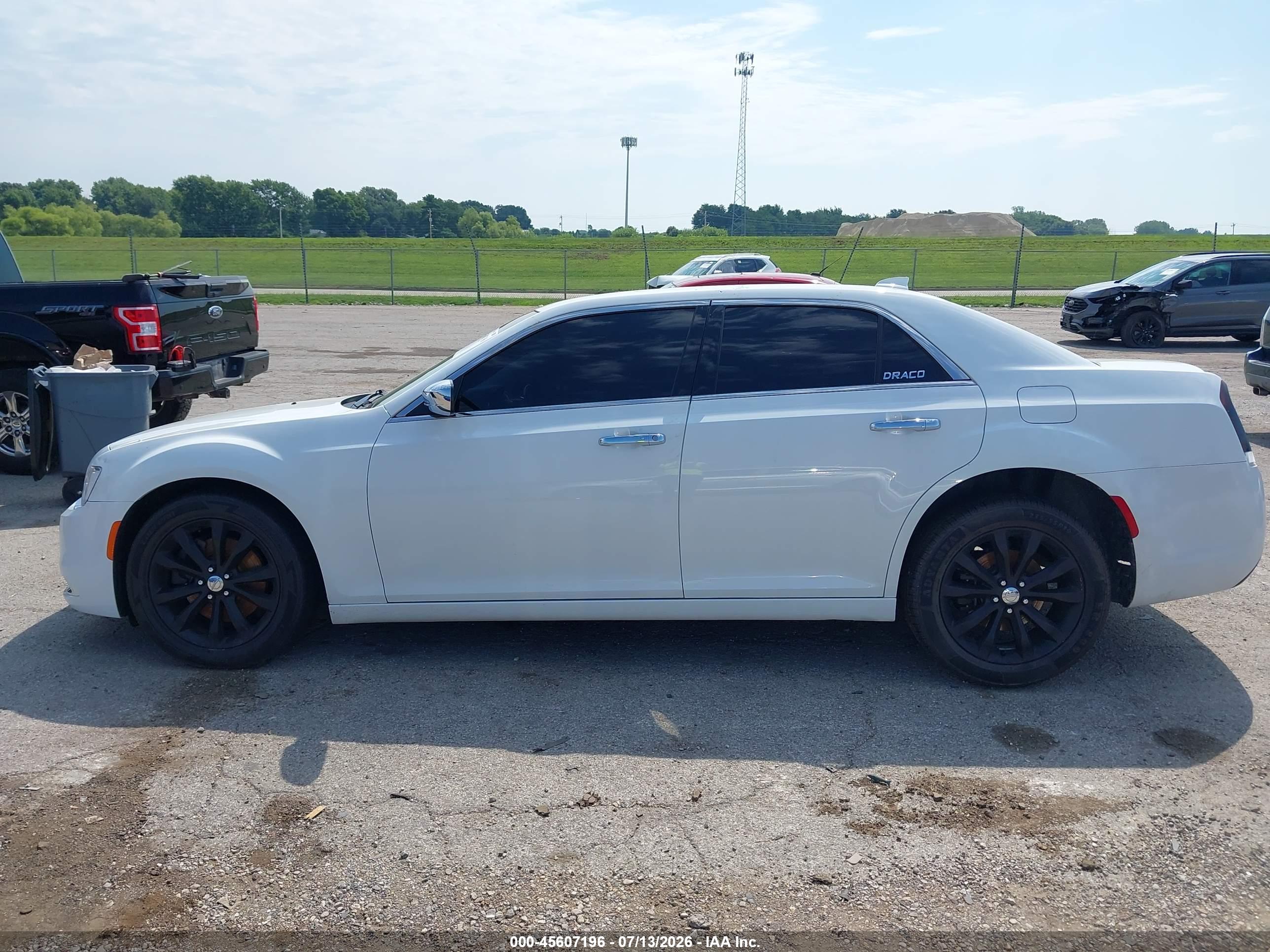 2018 CHRYSLER 300 LIMITED AWD
