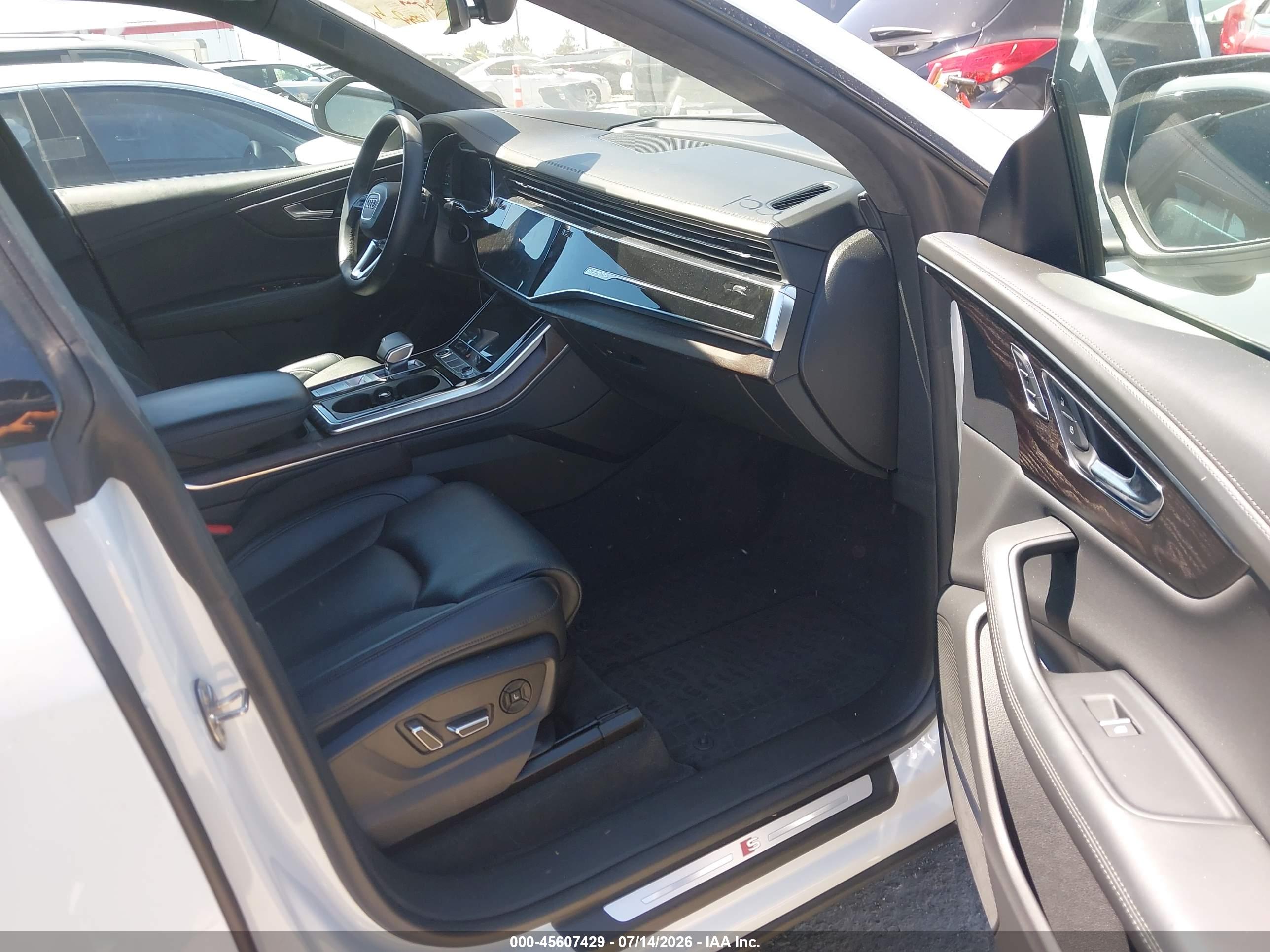 2022 AUDI Q8