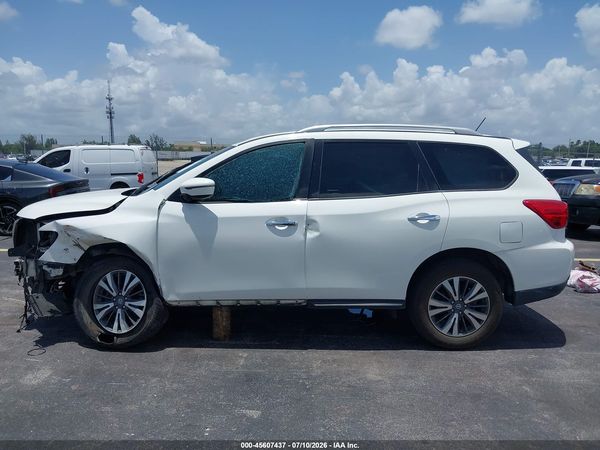 2018 NISSAN PATHFINDER SV