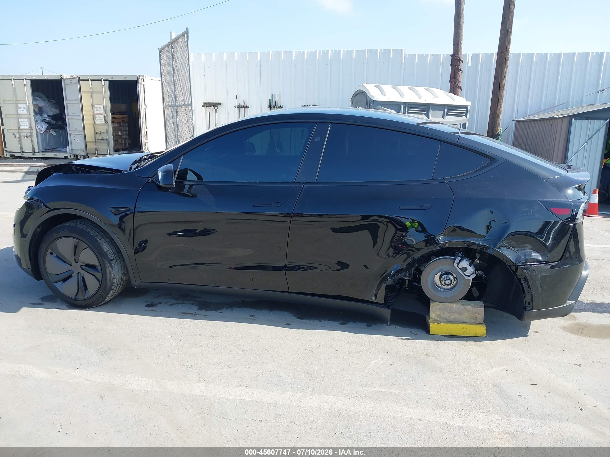 2026 TESLA MODEL Y