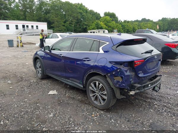 2017 INFINITI QX30 PREMIUM