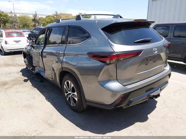 2026 TOYOTA HIGHLANDER HYBRID XLE — I3
