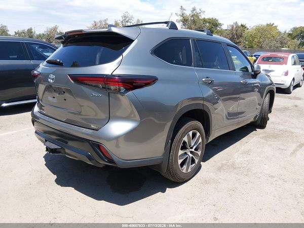 2026 TOYOTA HIGHLANDER HYBRID XLE — I4