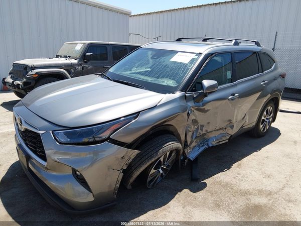 2026 TOYOTA HIGHLANDER HYBRID XLE — I6