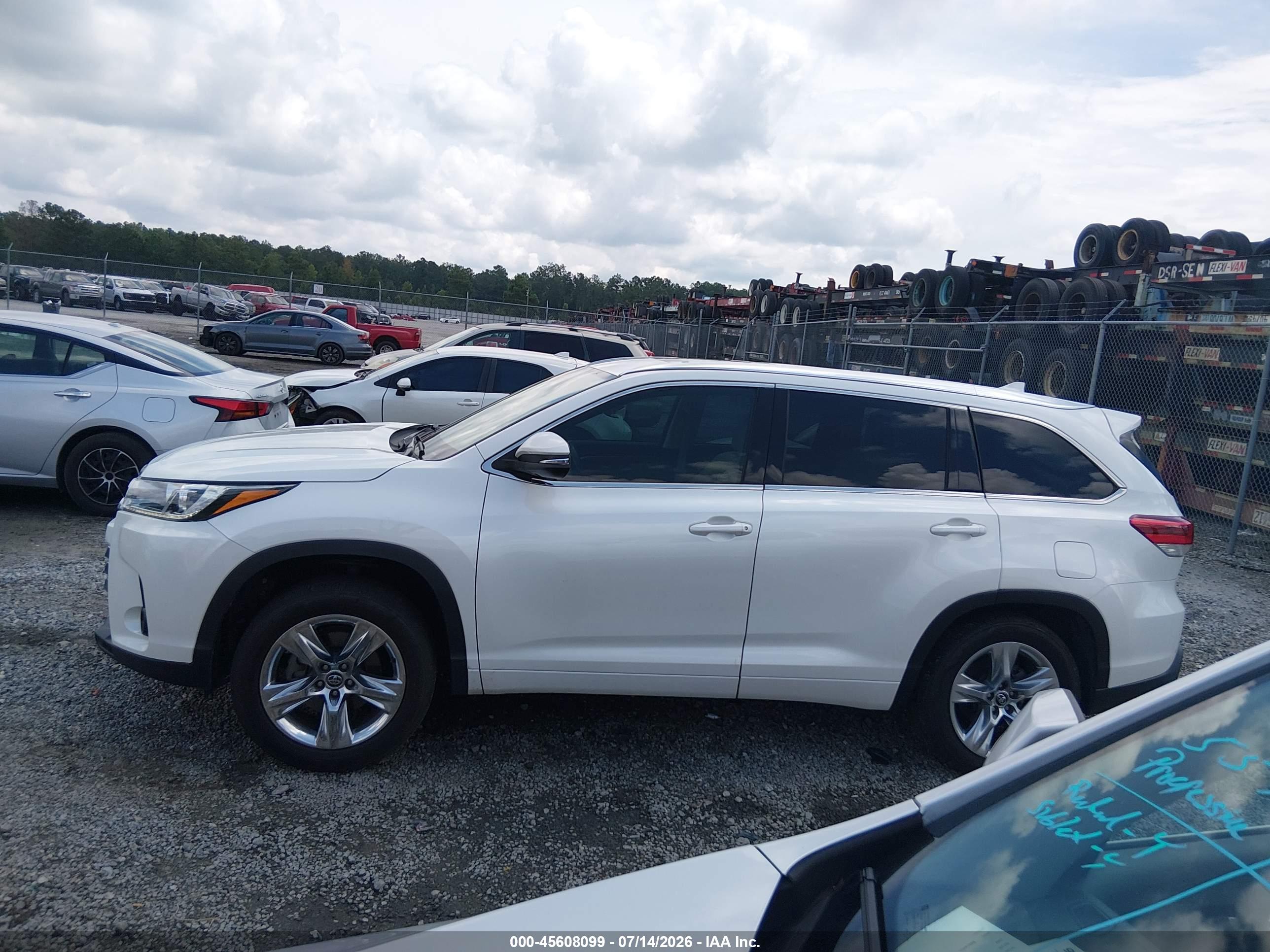 2017 TOYOTA HIGHLANDER LIMITED