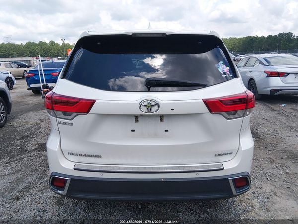 2017 TOYOTA HIGHLANDER LIMITED