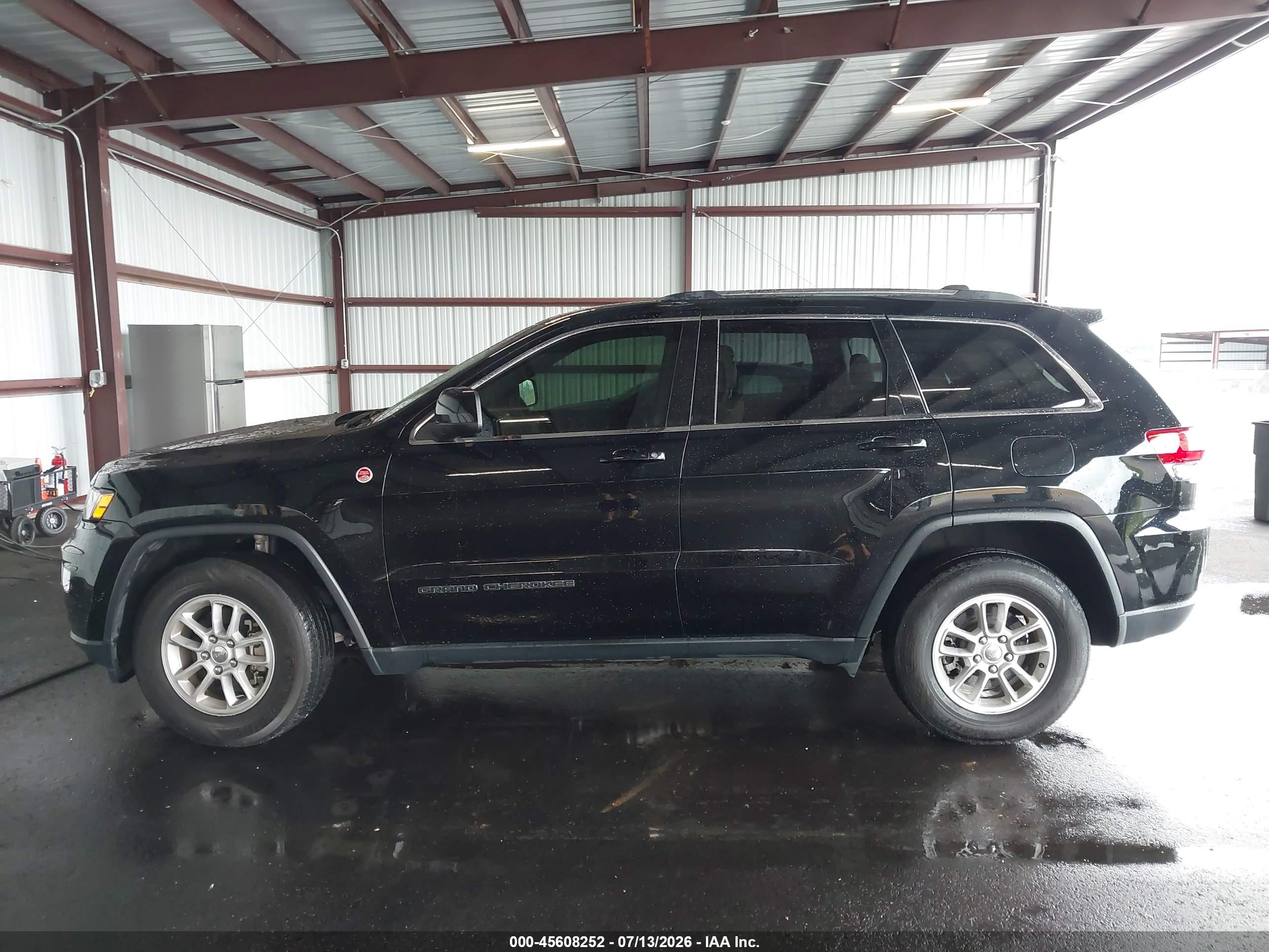 2019 JEEP GRAND CHEROKEE LAREDO E 4X4