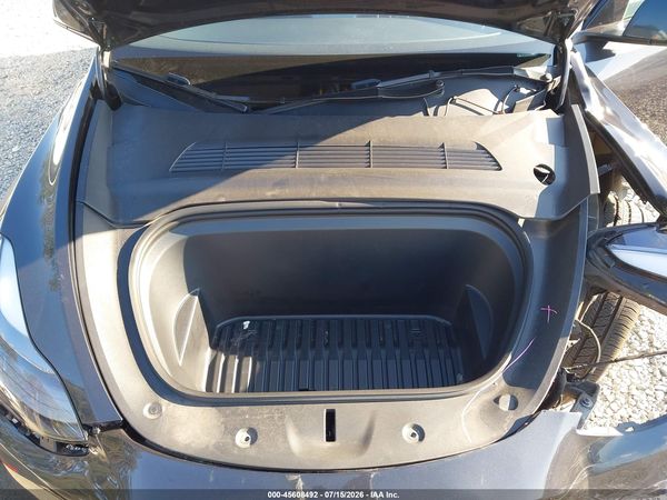2024 TESLA MODEL Y — I10
